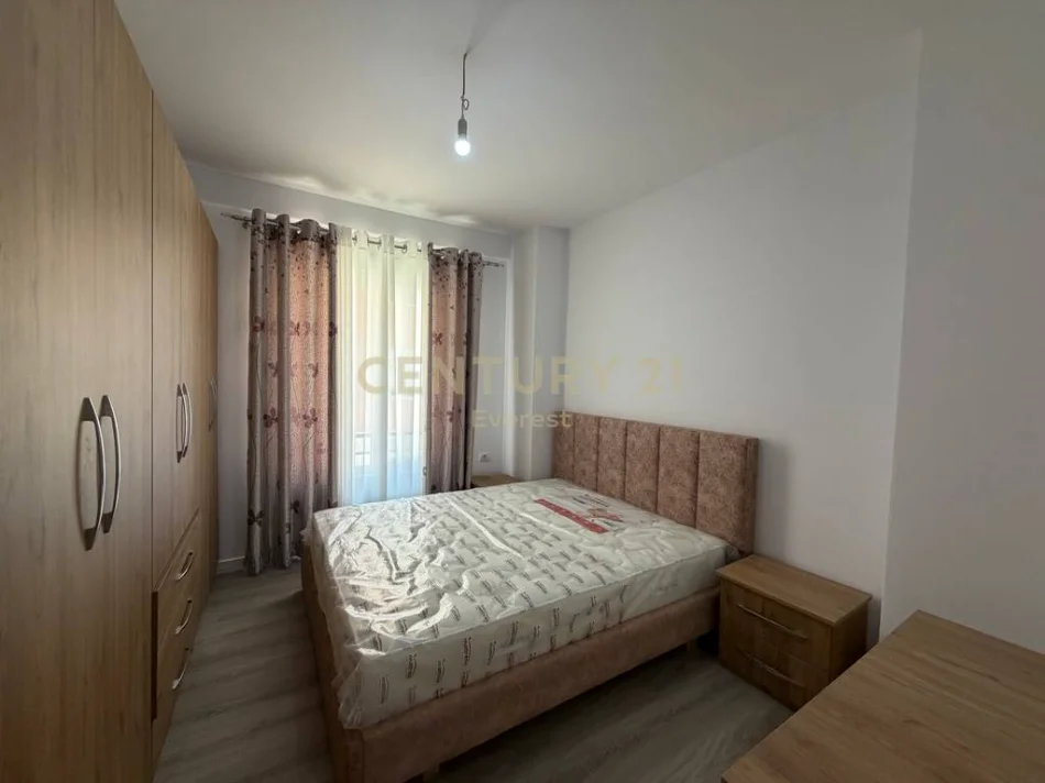 Tirane, jepet me qera apartament 2+1 Kati 1, 75 m² 500 € 