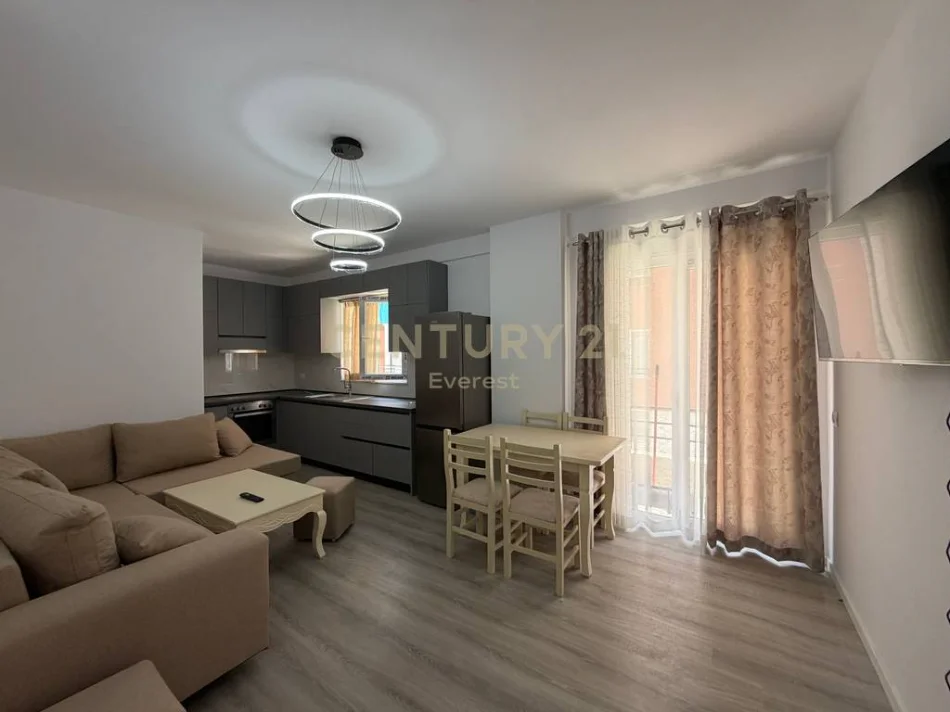 Tirane, jepet me qera apartament 2+1 Kati 1, 75 m² 500 € (Selite)