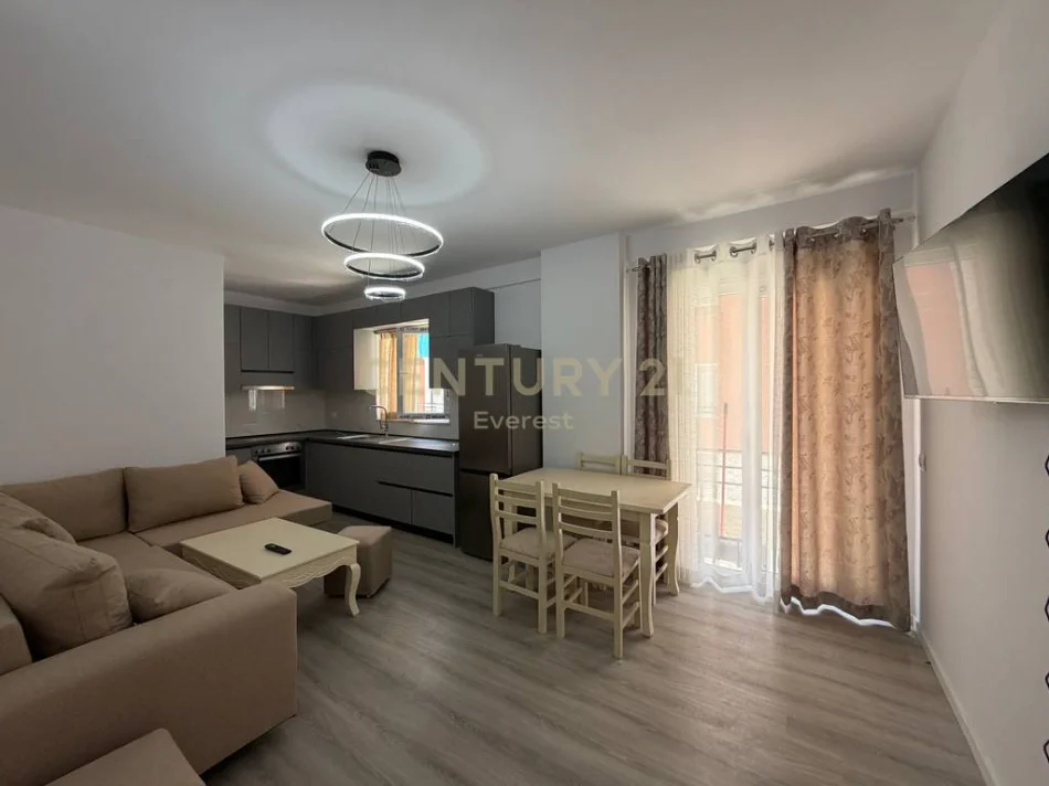 Tirane, jepet me qera apartament 2+1 Kati 1, 75 m² 500 € 