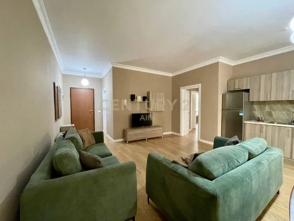 Tirane, jepet me qera apartament 2+1 Kati 1, 121 m² 650 € (Kopshti Zoologjik)