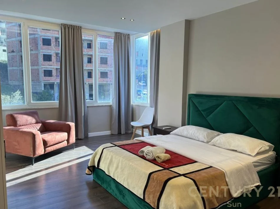 Tirane, shitet apartament 2+1+Ballkon Kati 2, 121 m² 210.000 € (Kopshti botanik)