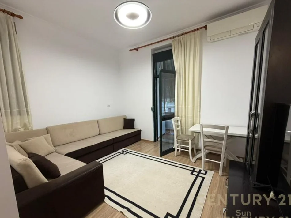 Tirane, jepet me qera apartament 2+1 Kati 3, 82 m² 600 € (Rruga e Durresit)
