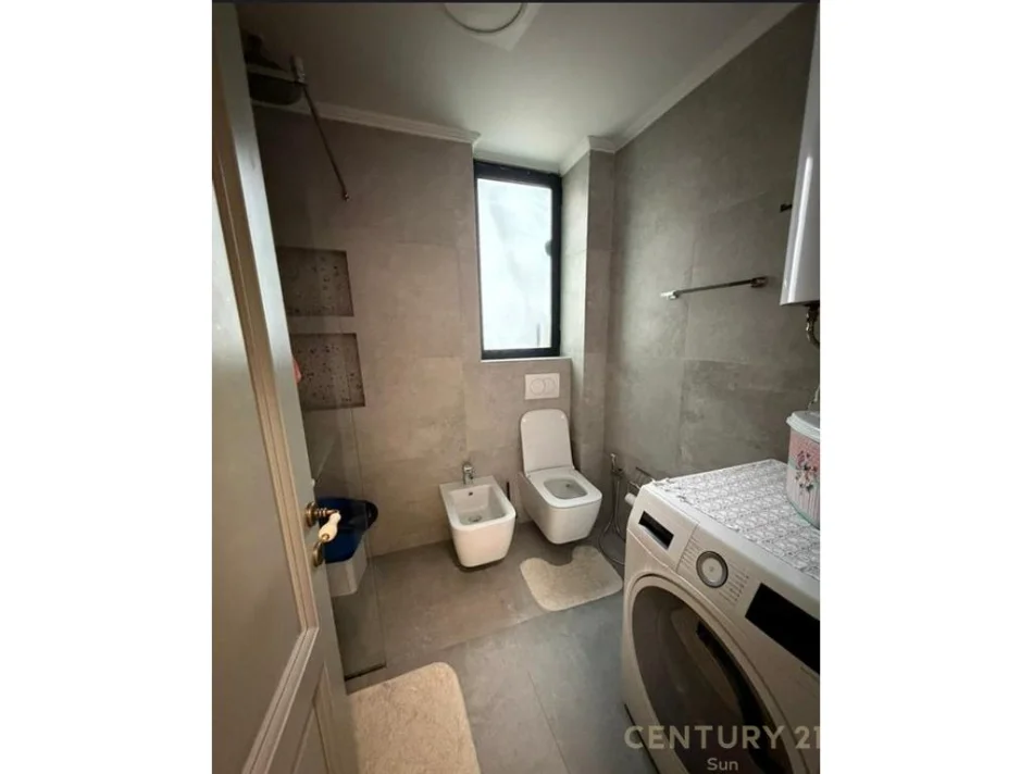 Tirane, jepet me qera apartament 2+1 Kati 3, 82 m² 600 € (Rruga e Durresit)