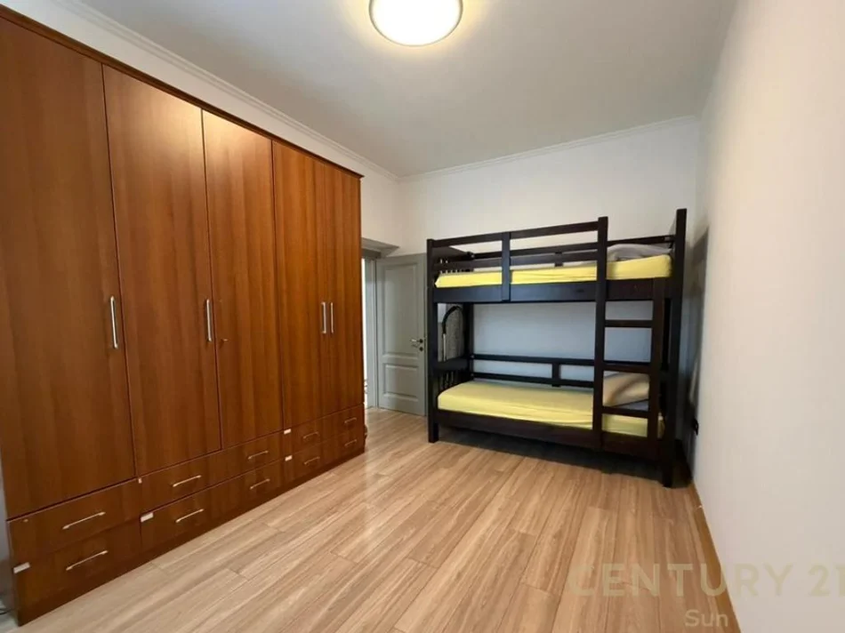 Tirane, jepet me qera apartament 2+1 Kati 3, 82 m² 600 € (Rruga e Durresit)