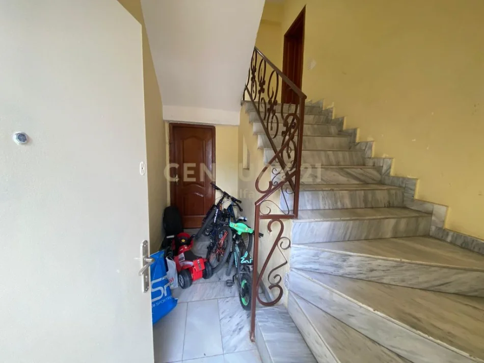 Tirane, shitet Vile Vile 3 Katshe Kati 3, 400 m² 469.000 € (Kinostudio)