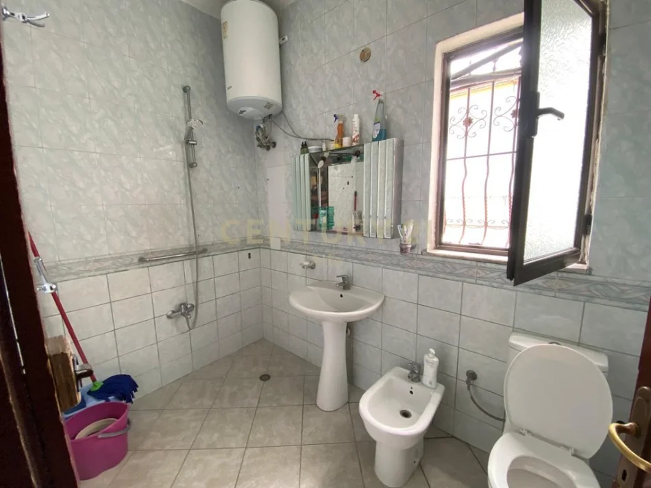Tirane, shitet Vile Vile 3 Katshe Kati 3, 400 m² 469.000 € (Kinostudio)