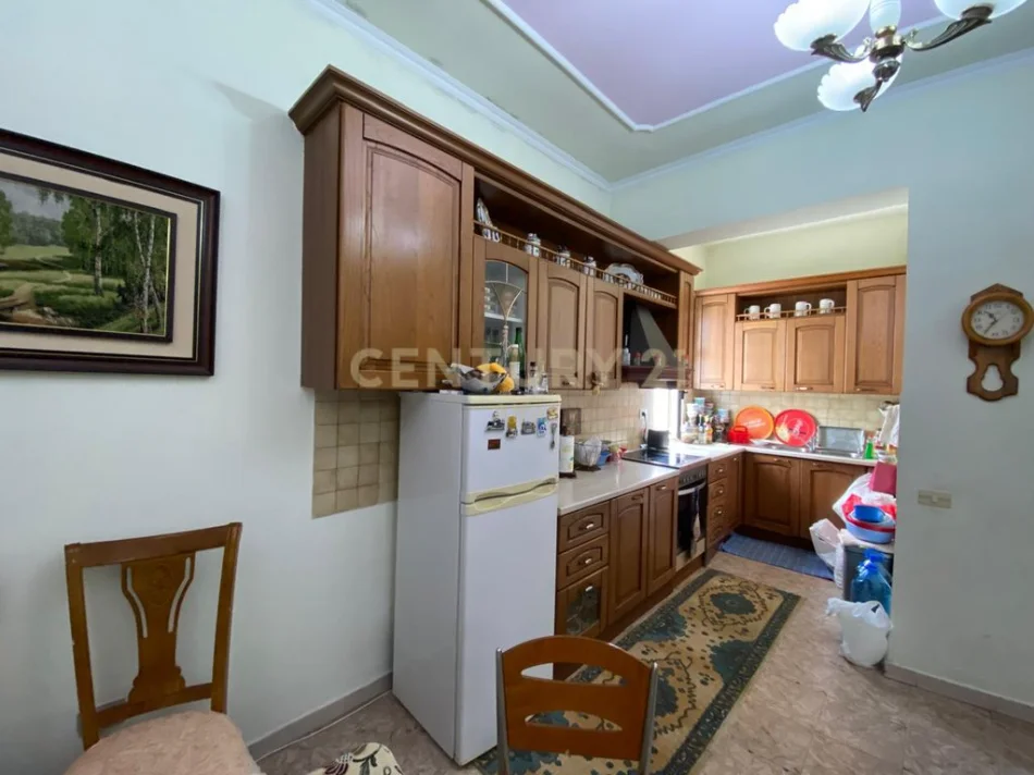 Tirane, shitet Vile Vile 3 Katshe Kati 3, 400 m² 469.000 € (Kinostudio)