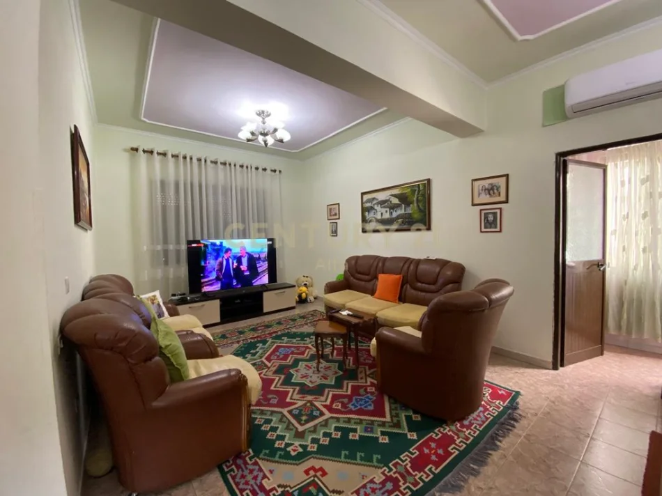 Tirane, shitet Vile Vile 3 Katshe Kati 3, 400 m² 469.000 € (Kinostudio)