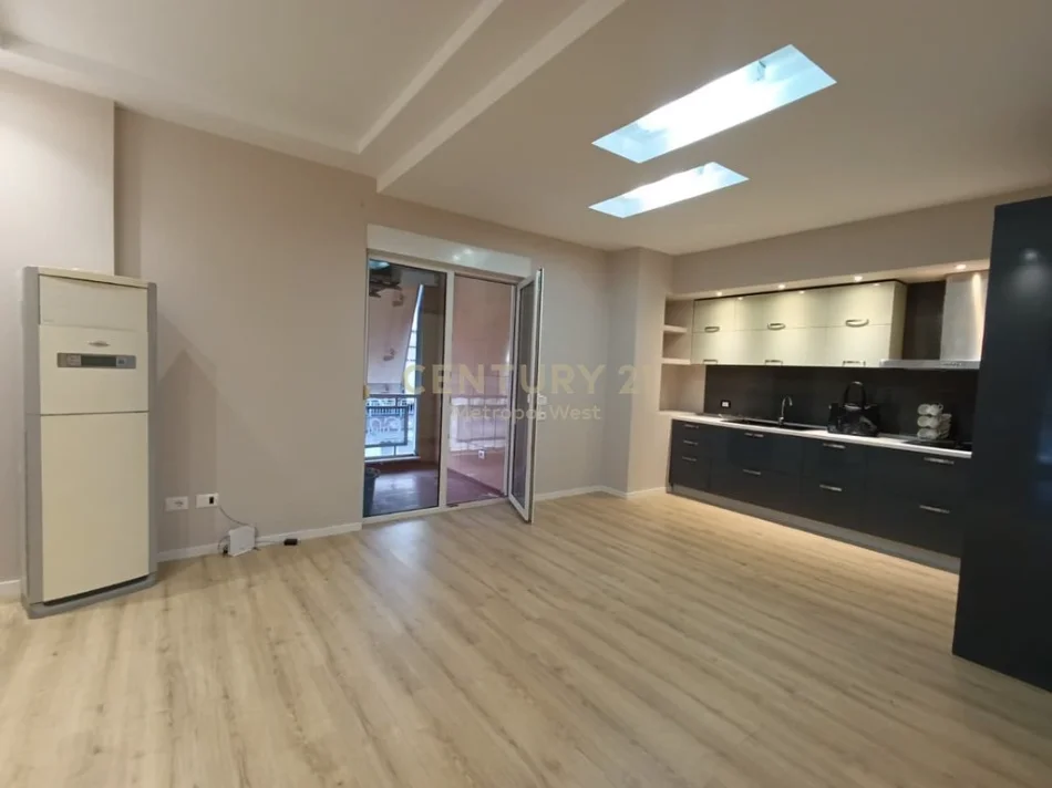 Tirane, shitet apartament 2+1 Kati 7, 91 m² 205.000 € 