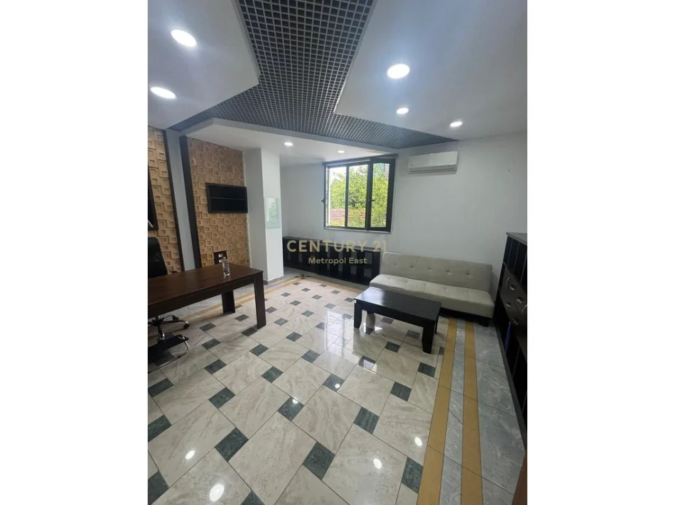 Tirane, jepet me qera zyre Kati 2, 48 m² 600 € (Kajo Karafili)