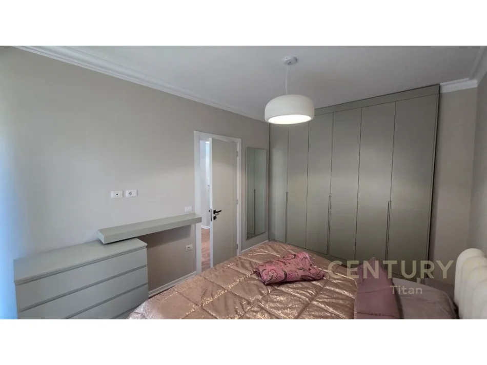Tirane, jepet me qera apartament 1+1 Kati 1, 70 m² 700 € (Don Bosco)