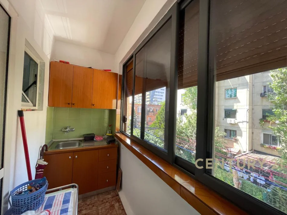 Tirane, jepet me qera apartament 1+1 Kati 3, 60 m² 480 € 