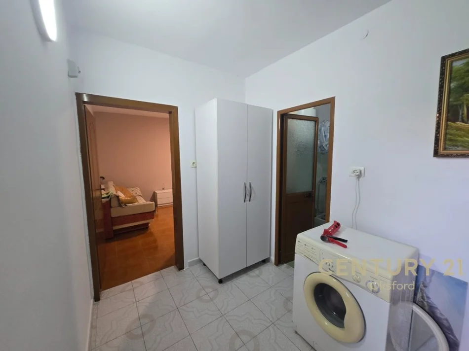 Tirane, jepet me qera apartament 1+1 Kati 3, 60 m² 480 € 