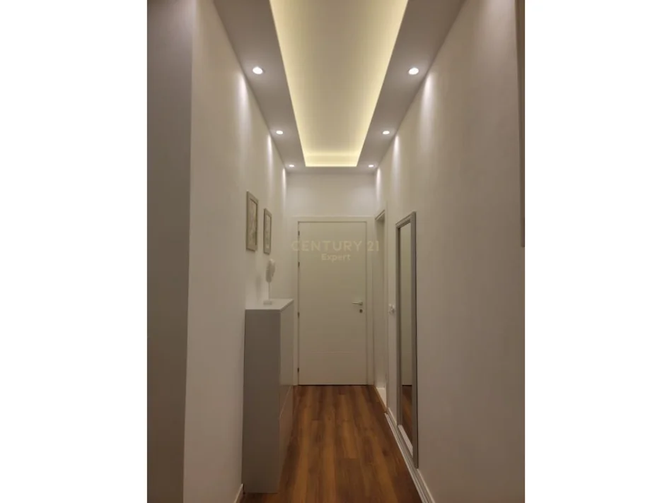 Tirane, jepet me qera apartament 1+1 Kati 1, 54 m² 550 € 