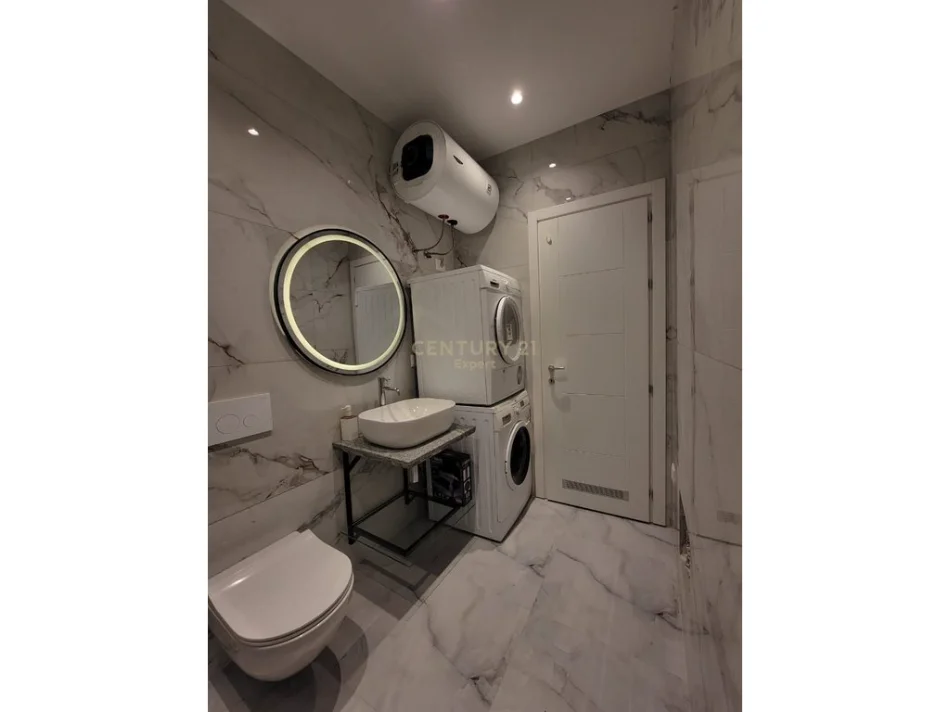 Tirane, jepet me qera apartament 1+1 Kati 1, 54 m² 550 € 