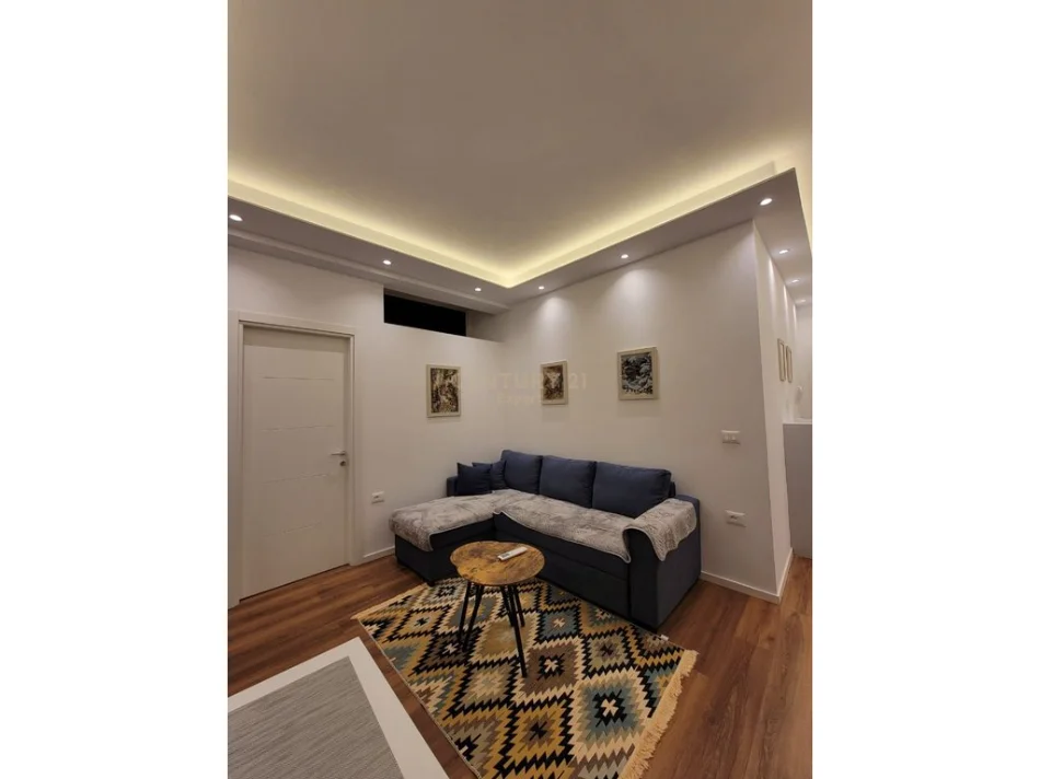 Tirane, jepet me qera apartament 1+1 Kati 1, 54 m² 550 € 
