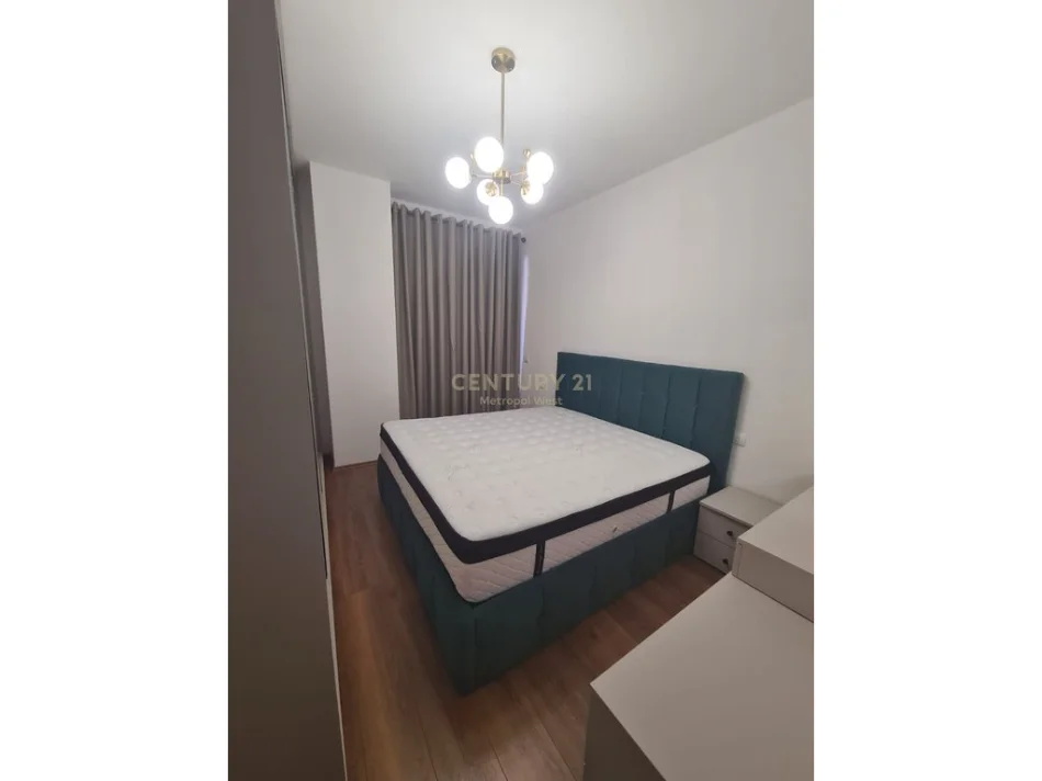 Tirane, jepet me qera apartament 1+1 Kati 3, 70 m² 700 € 