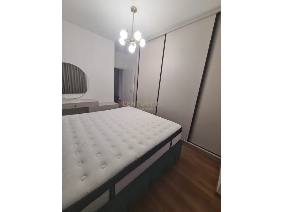 Tirane, jepet me qera apartament 1+1 Kati 3, 70 m² 700 € 