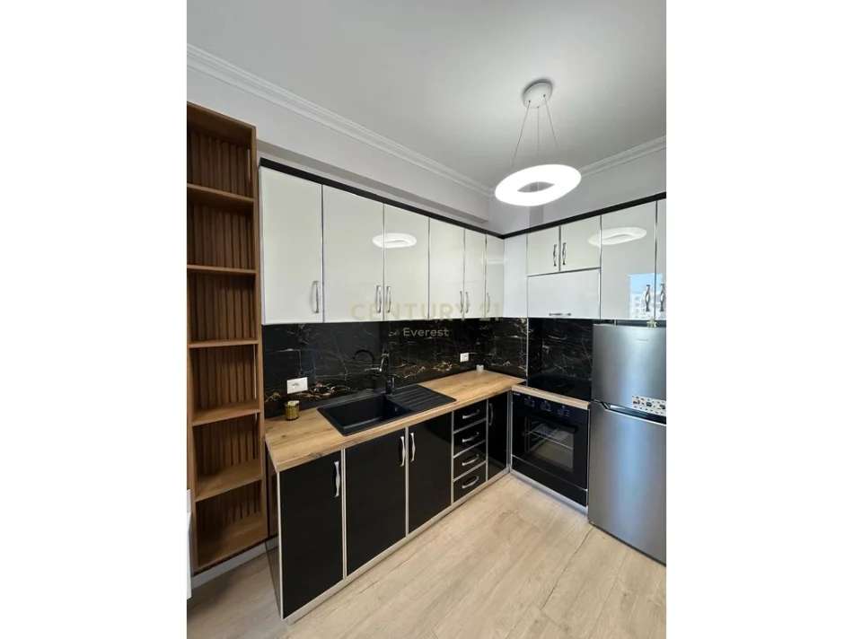 Tirane, shitet apartament 1+1 Kati 7, 67 m² 133.000 € (Astir)