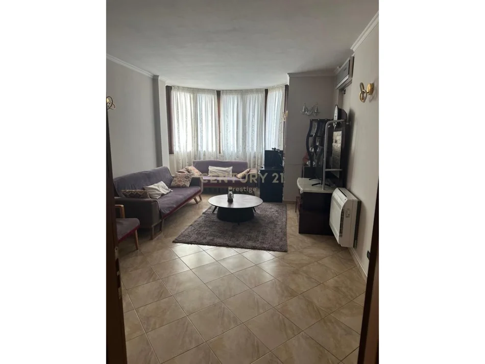 Tirane, shitet apartament 2+1 Kati 3, 103 m² 226.000 € (Rruga Elbasanit prestige141853)