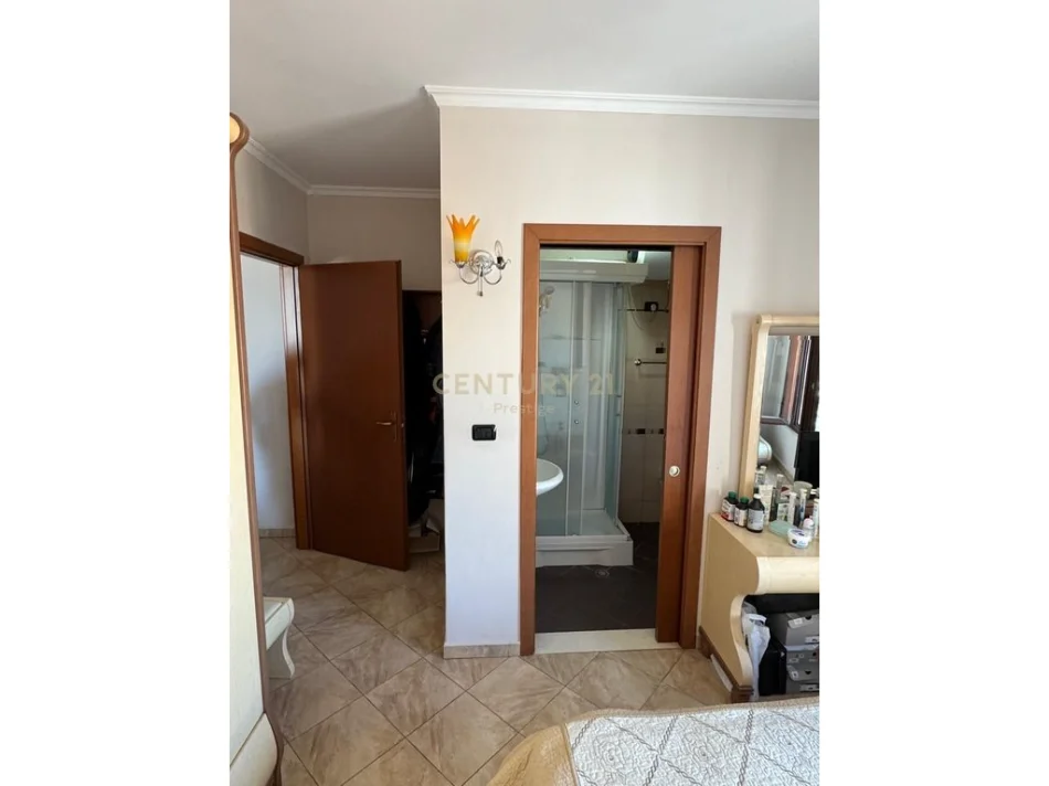 Tirane, shitet apartament 2+1+Ballkon Kati 3, 103 m² 226.000 € (Ambasada amerikane)