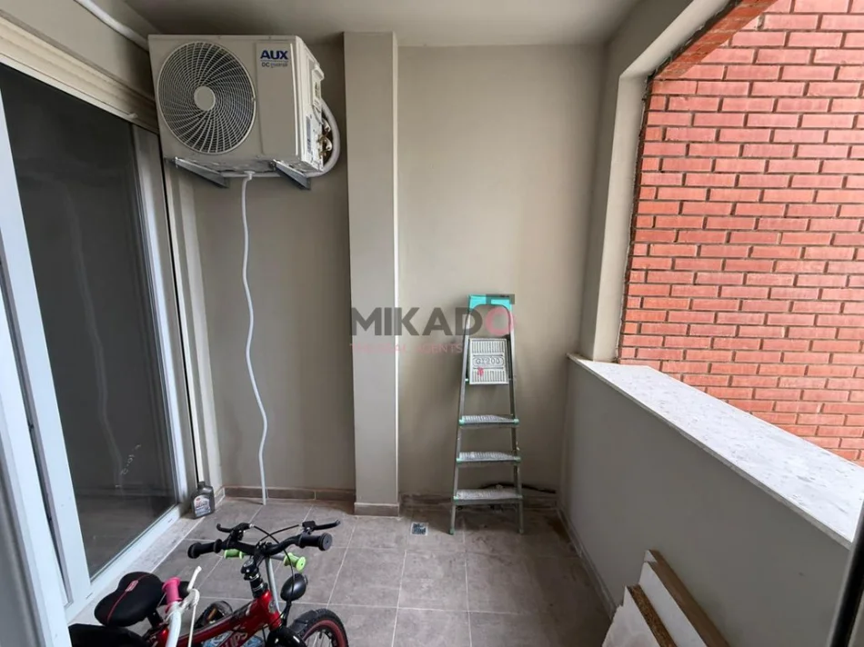 Tirane, jepet me qera apartament 1+1 Kati 10, 64 m² 450 € (Perballe Amerikan 3)