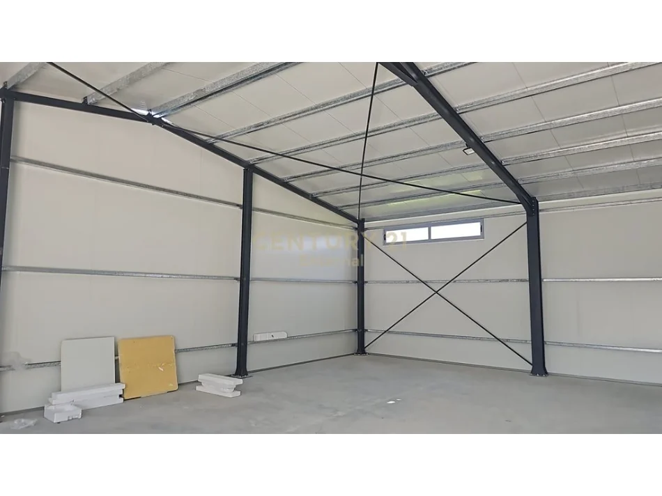 Tirane, jepet me qera magazine Kati 0, 310 m² 950 € 
