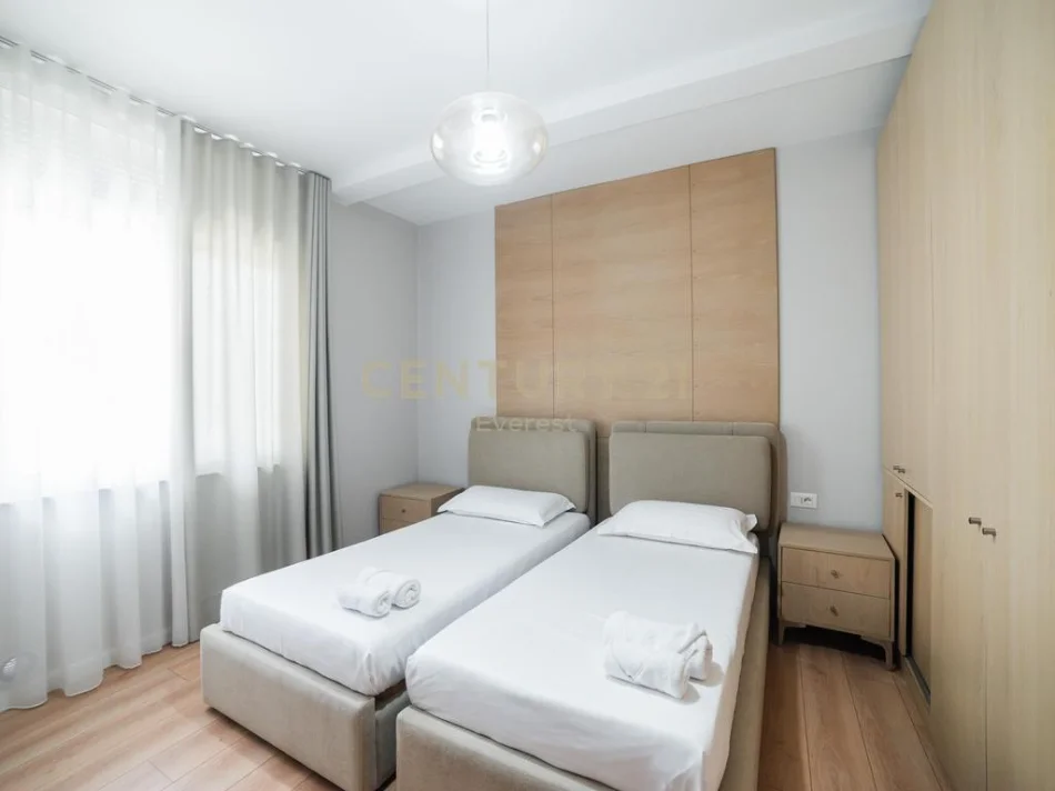 PAZARI I RI, SHESIM APARTAMENT 2+1
