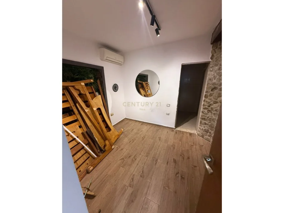 Tirane, shitet apartament 4+1 , 99 m² 210.000 € 