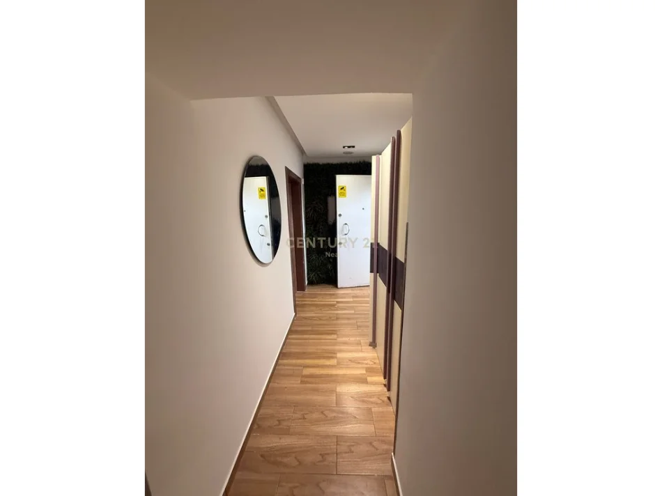 Tirane, shitet apartament 4+1 , 99 m² 210.000 € 