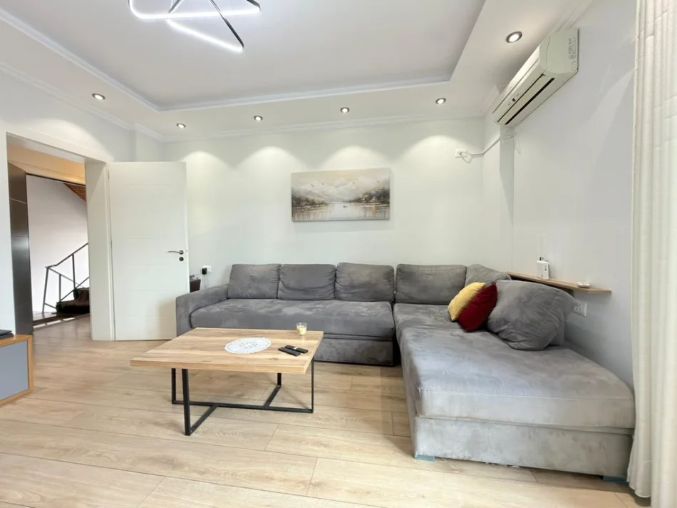 Tirane, shitet apartament 1+1 Kati 5, 65 m² 95.000 € 