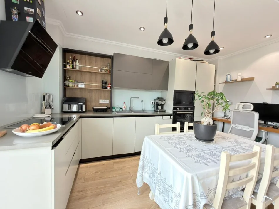 Tirane, shitet apartament 1+1 Kati 5, 65 m² 95.000 € 