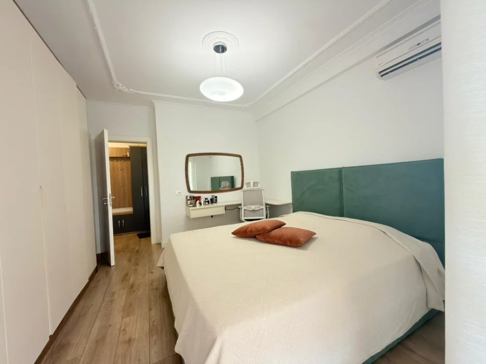 Tirane, shitet apartament 1+1 Kati 5, 65 m² 95.000 € 