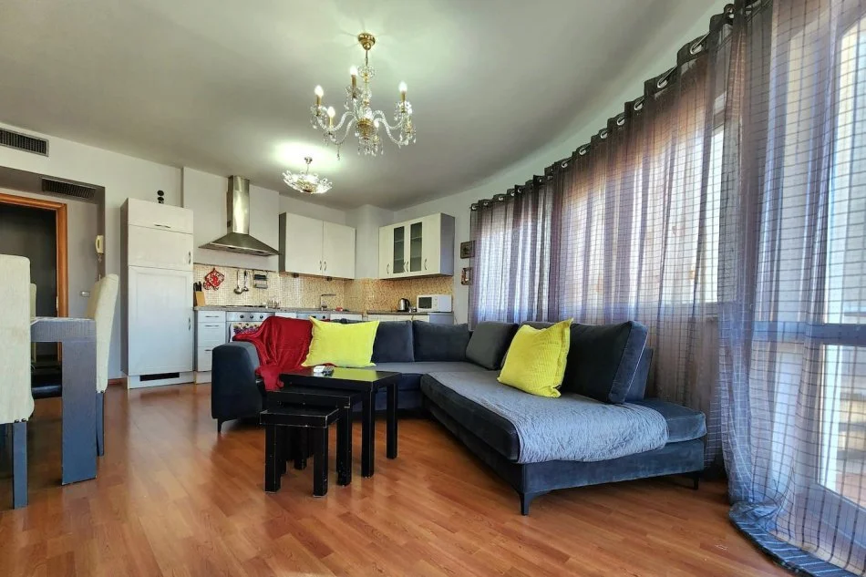 Tirane, jepet me qera apartament 1+1+Ballkon Kati 9, 71 m² 520 € (Zogu i Zi)