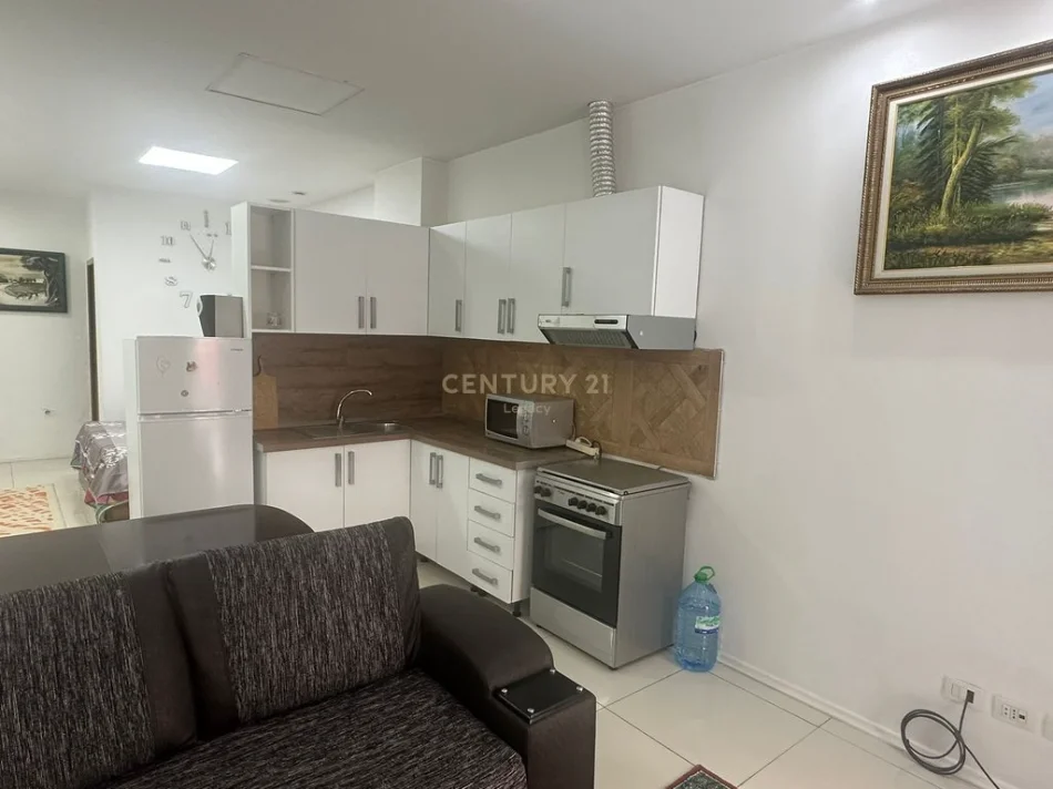 Tirane, shitet garsonier Studio , 37 m² 60.000 € (Kombinat)