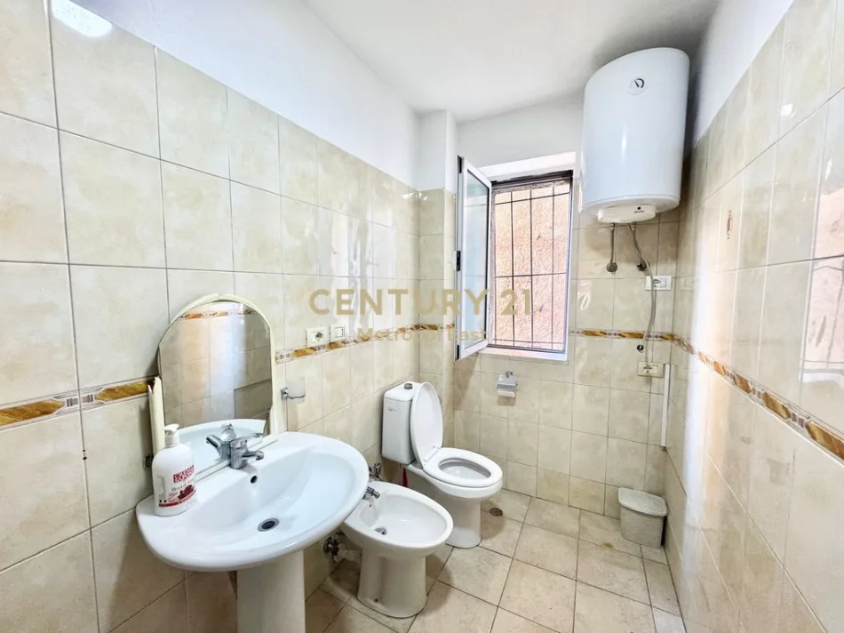 Tirane, shitet apartament 3+1 Kati 3, 115 m² 220.000 € 