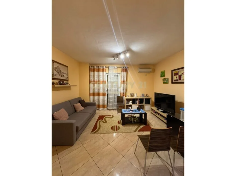 Tirane, jepet me qera apartament 1+1 Kati 6, 68 m² 600 € 