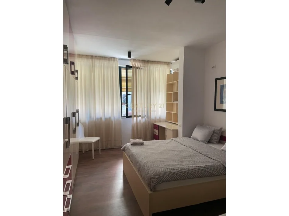 Tirane, jepet me qera apartament 1+1 Kati 1, 50 m² 550 €