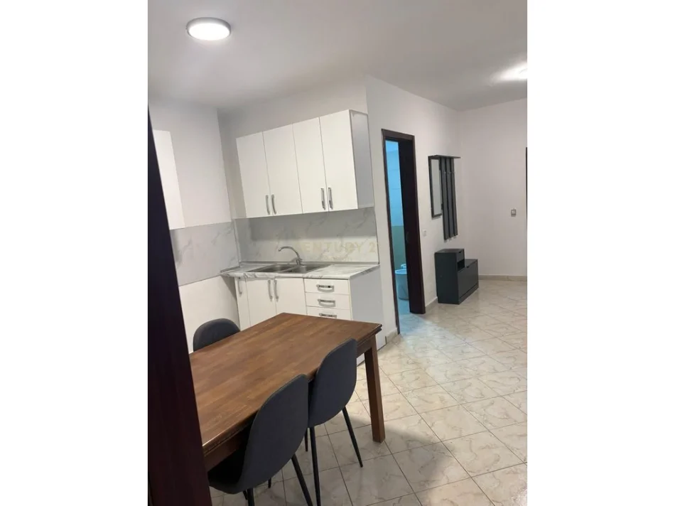 Tirane, jepet me qera apartament 2+1 Kati 5, 93 m² 470 € (Astir)