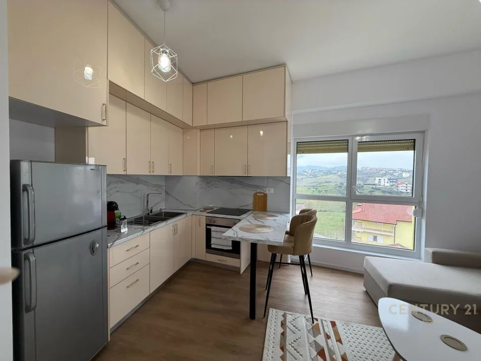 Tirane, jepet me qera apartament 1+1 Kati 7, 61 m² 450 € (Ali Demi bosko142007)