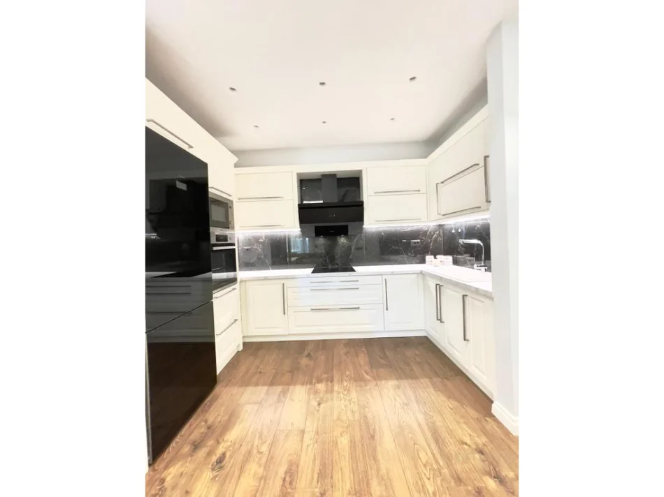Tirane, jepet me qera apartament 2+1 Kati 6, 115 m² 800 € (Kopshti botanik)