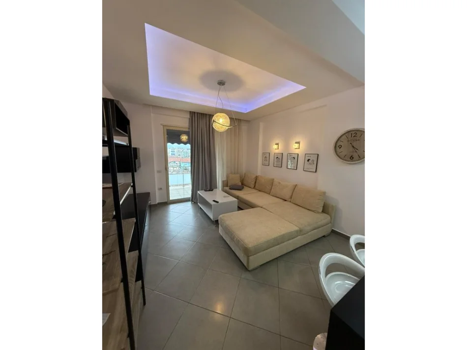 Tirane, jepet me qera apartament 2+1 Kati 4, 550 € (Amerikan 3)