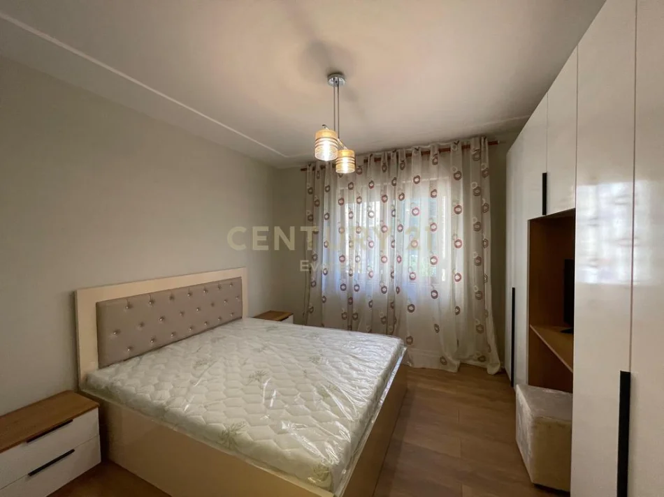 Tirane, shitet apartament 2+1+Aneks+Ballkon Kati 2, 74 m² 145.000 € (Ali Dem)