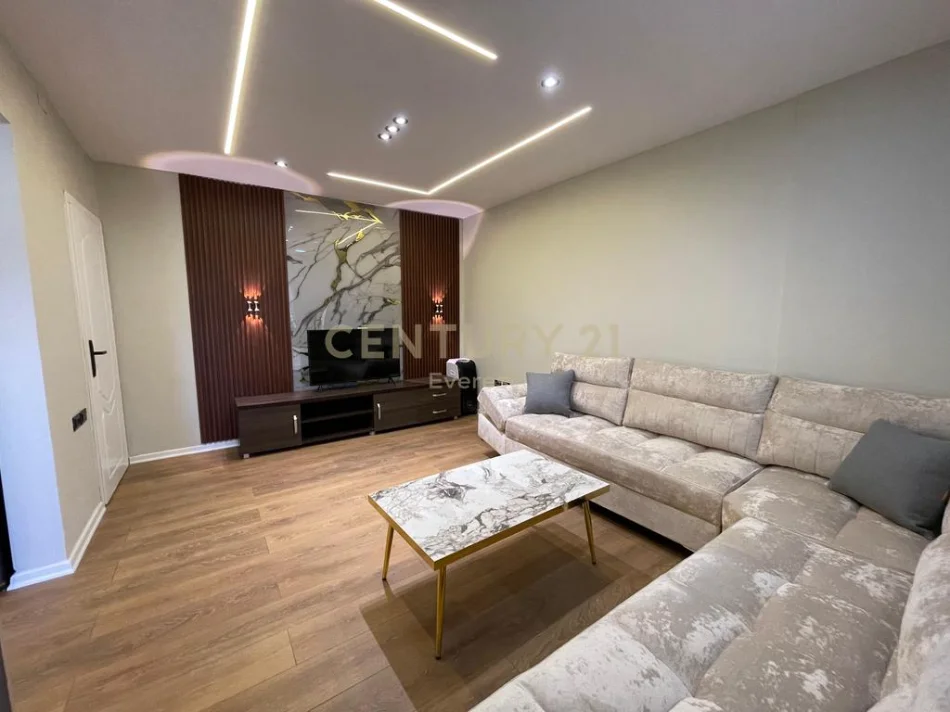 Tirane, shitet apartament 2+1+Aneks+Ballkon Kati 2, 74 m² 145.000 € (Ali Dem)
