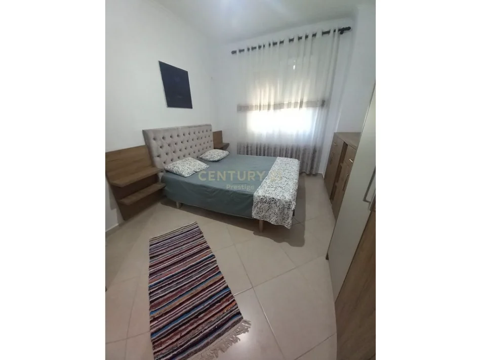 Tirane, jepet me qera apartament 2+1+Aneks+Ballkon Kati 5, 100 m² 500 € (Shkoze)