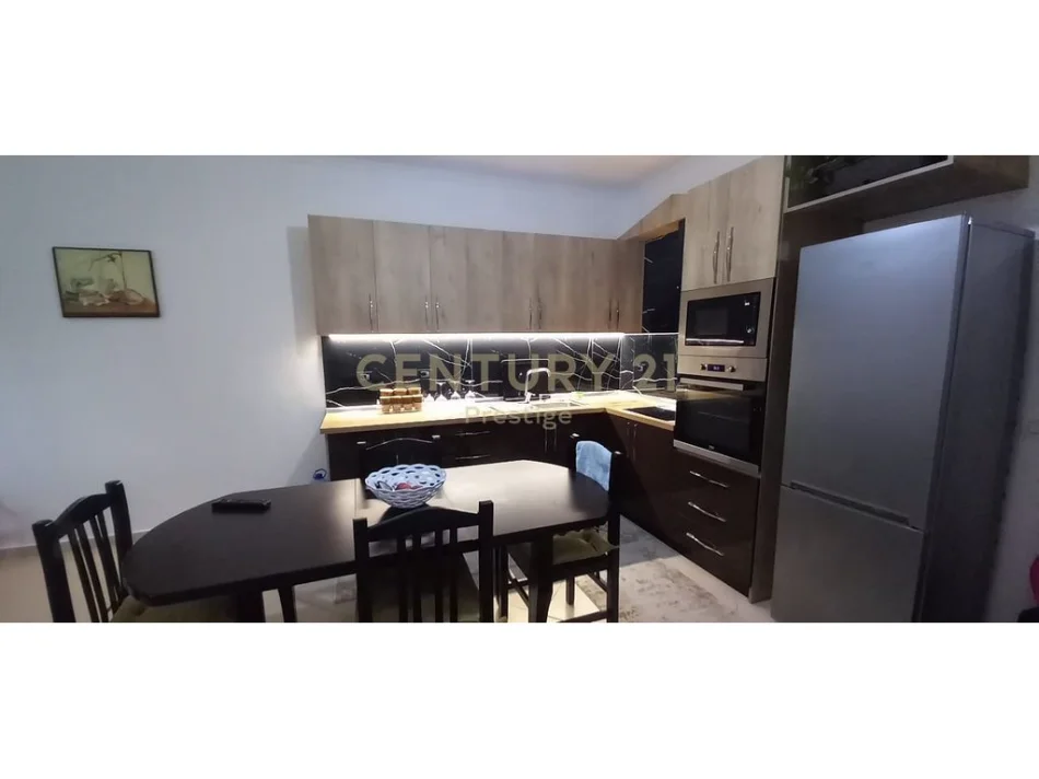 Tirane, jepet me qera apartament 2+1+Aneks Kati 5, 100 m² 500 € (Shkoze)