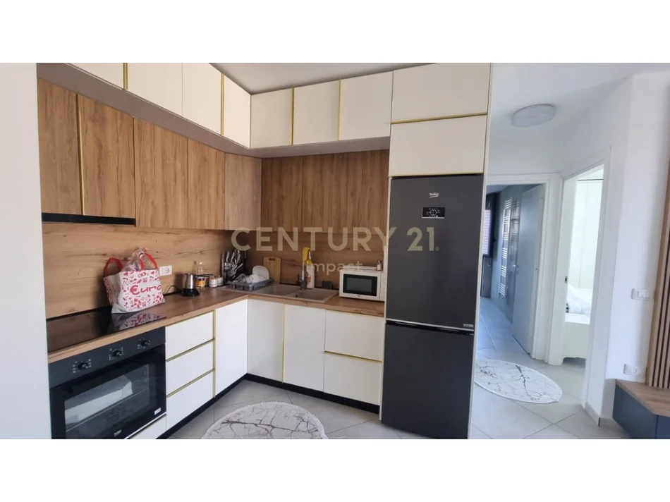 Tirane, jepet me qera apartament 2+1+Ballkon Kati 1, 107 m² 850 € (don bosko)