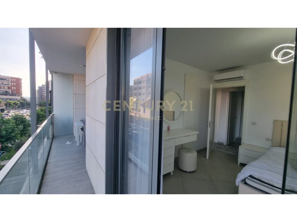 Tirane, jepet me qera apartament 2+1+Ballkon Kati 1, 107 m² 850 € (don bosko)