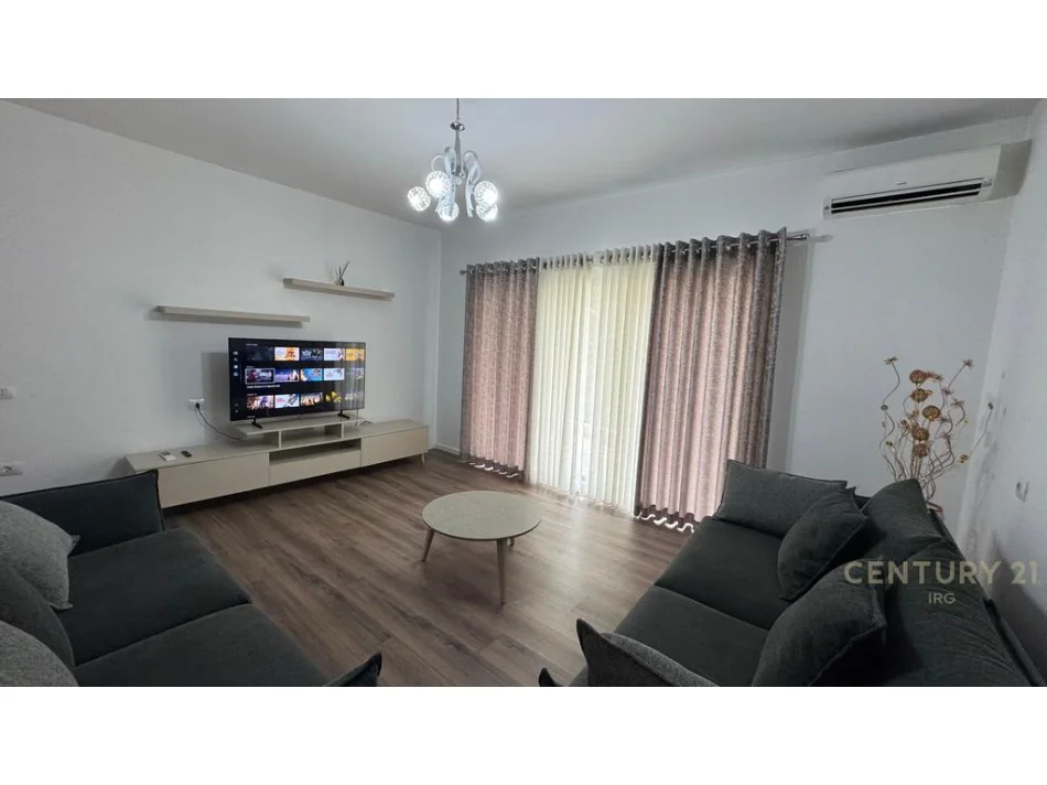Tirane, jepet me qera apartament 2+1 Kati 3, 107 m² 750 € (Kopshti Botanik)