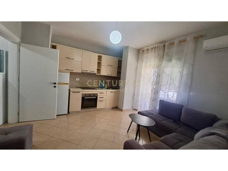Tirane, jepet me qera apartament 1+1 Kati 3, 52 m² 450 € (xhamlliku)